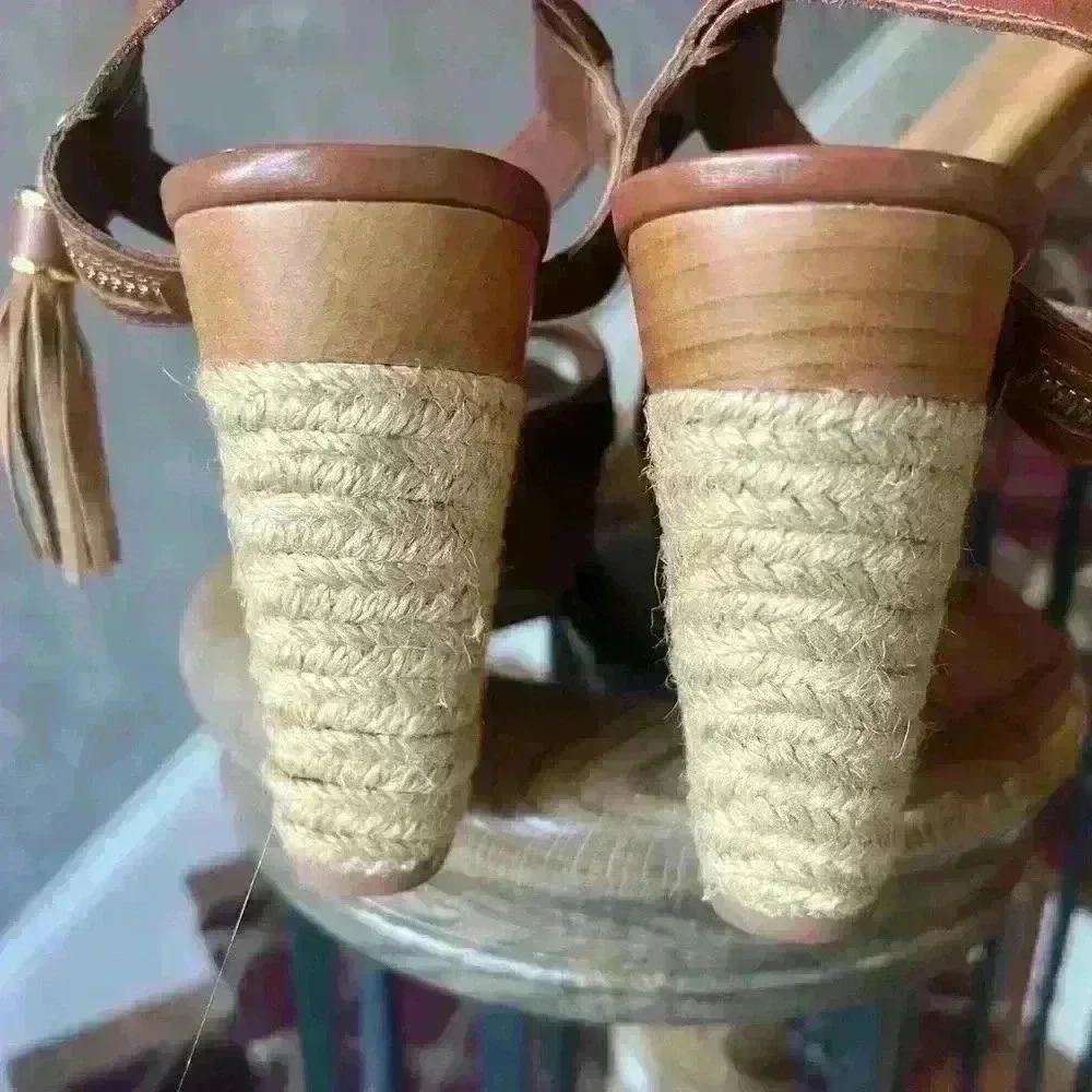 Lauren Ralph Lauren wedge 9.5.  4.5 m” heel. Leather upper great condition